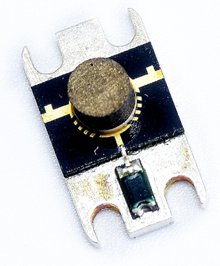 JQL microstrip RF isolator